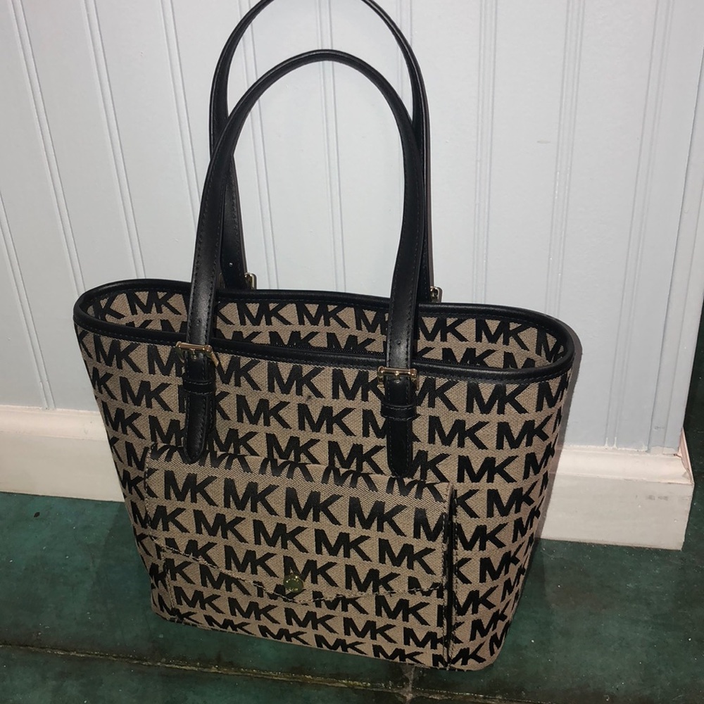 *BRAND NEW* authentic Michael Kors handbag